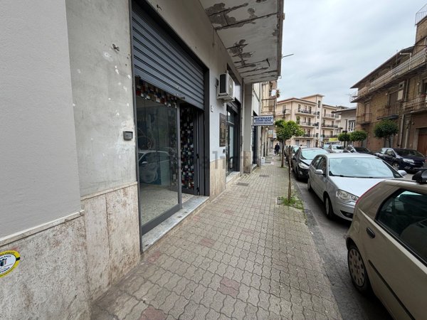 locale commerciale in affitto a Mercato San Severino