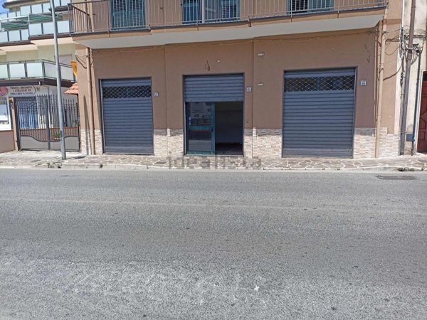 locale commerciale in affitto a Mercato San Severino in zona San Vincenzo