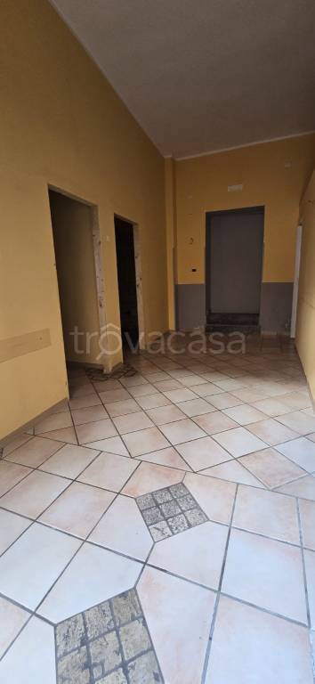 negozio in affitto a Mercato San Severino in zona Curteri
