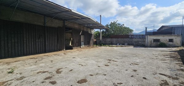 locale commerciale in affitto a Mercato San Severino