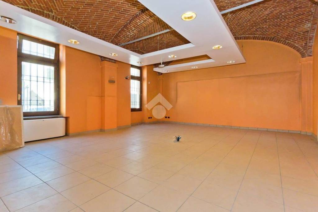 negozio in affitto a Cherasco