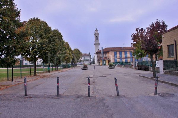 negozio in affitto a Cherasco in zona Roreto