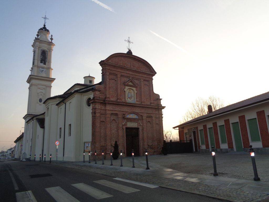 negozio in affitto a Cherasco in zona Roreto