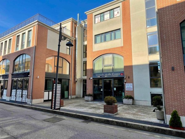 ufficio in affitto a Montecorvino Pugliano in zona Pagliarone