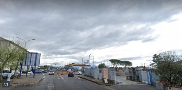 negozio in affitto a Montecorvino Pugliano in zona Pagliarone