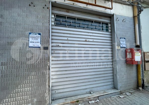 negozio in affitto a Montecorvino Pugliano in zona Bivio Pratole