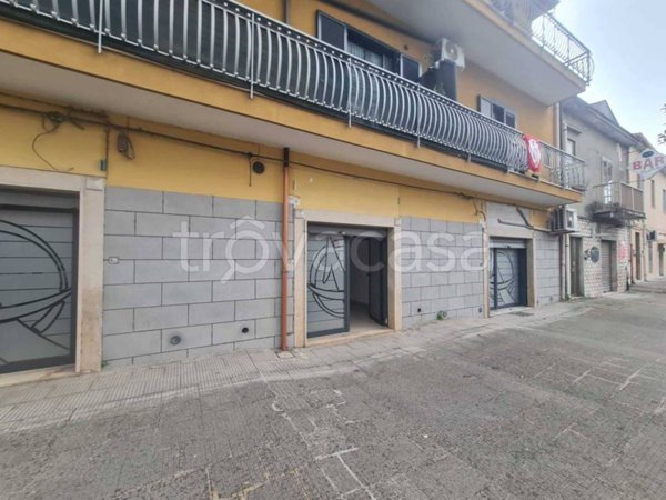negozio in affitto a Montecorvino Pugliano in zona Pugliano