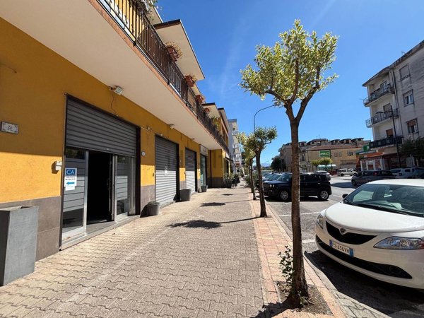 locale commerciale in affitto a Montecorvino Pugliano in zona Bivio Pratole