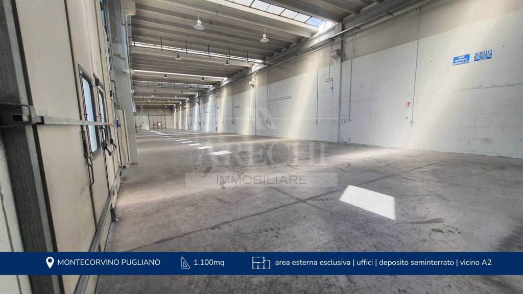 locale commerciale in affitto a Montecorvino Pugliano