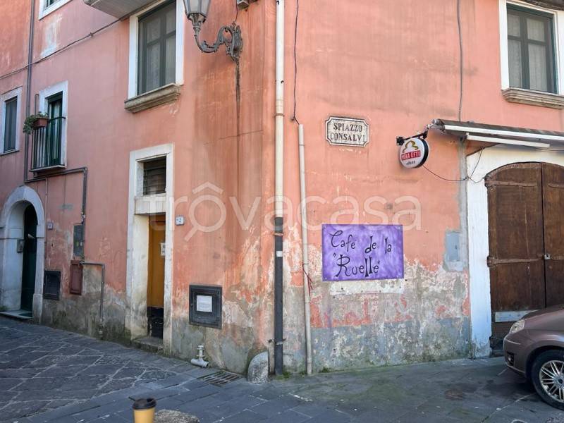 negozio in affitto a Montecorvino Rovella