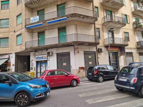negozio in affitto a Nocera Inferiore