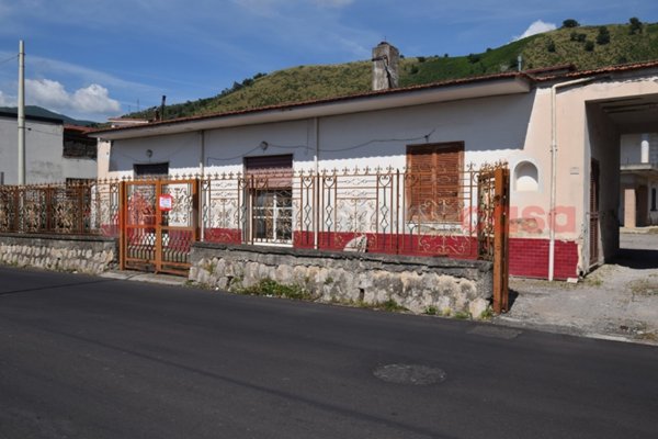 negozio in affitto a Nocera Inferiore