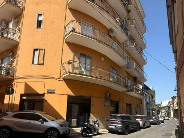 negozio in affitto a Nocera Inferiore