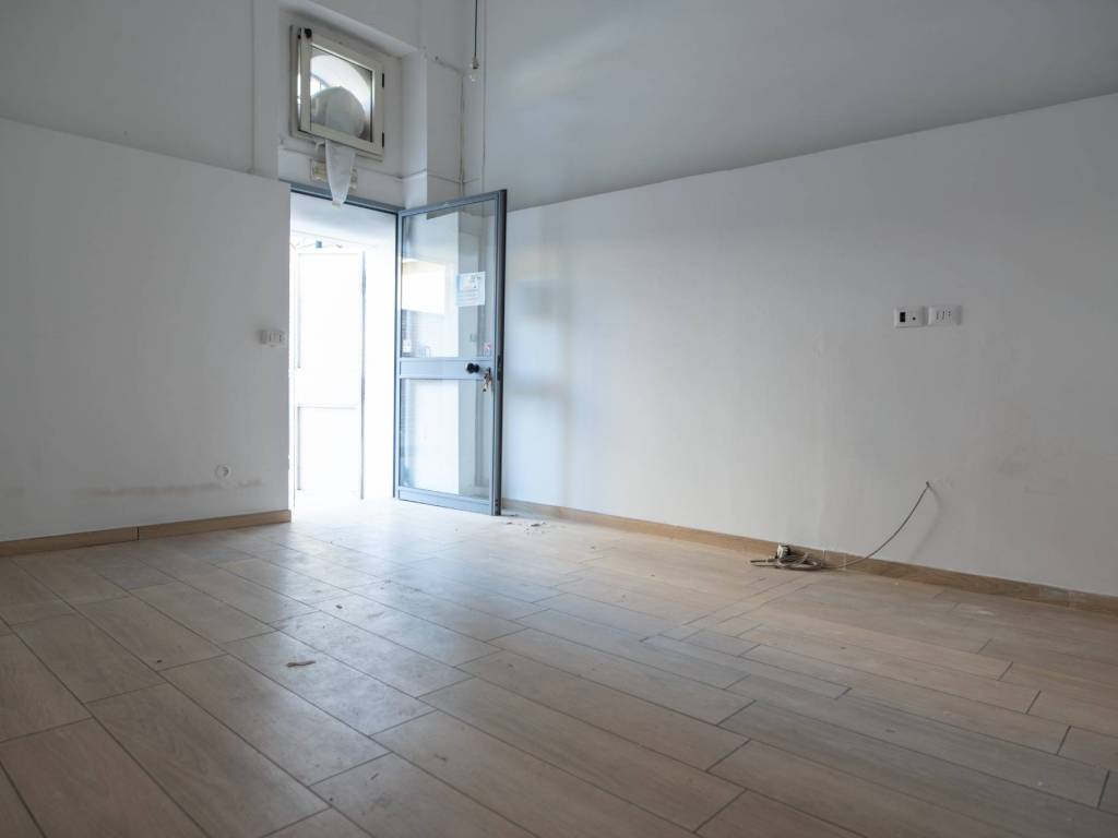 negozio in affitto a Nocera Inferiore