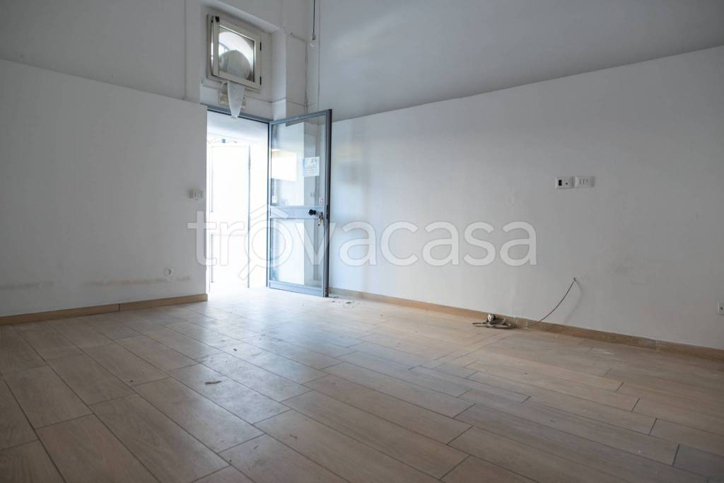 negozio in affitto a Nocera Inferiore