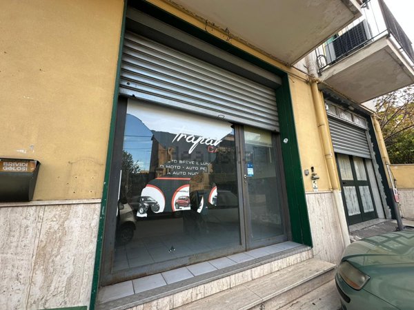 locale commerciale in affitto a Nocera Inferiore