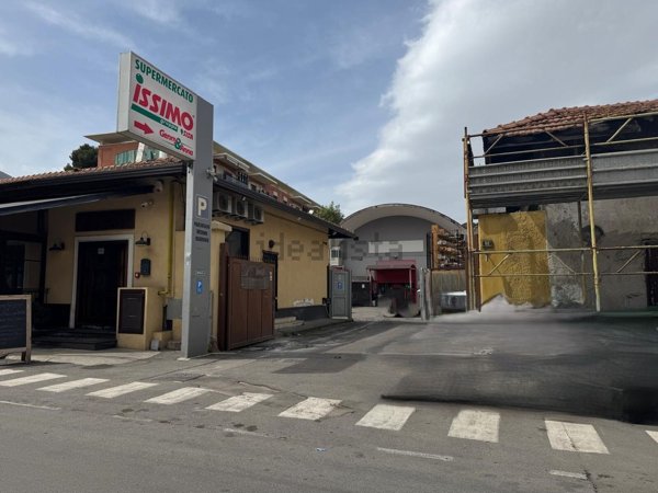 locale commerciale in affitto a Nocera Inferiore