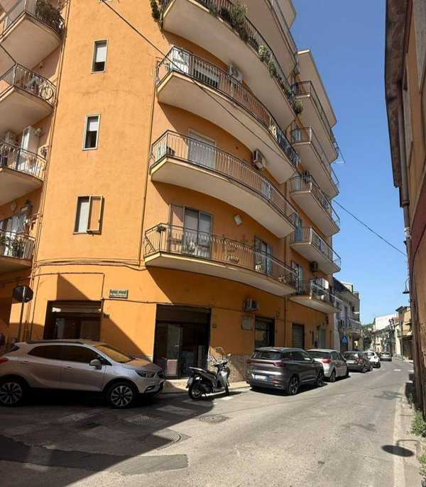 locale commerciale in affitto a Nocera Inferiore
