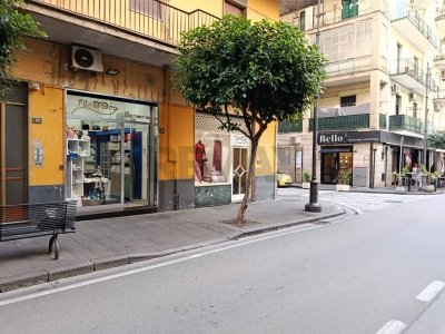negozio in affitto a Nocera Inferiore
