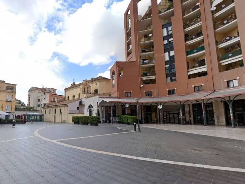 negozio in affitto a Nocera Inferiore