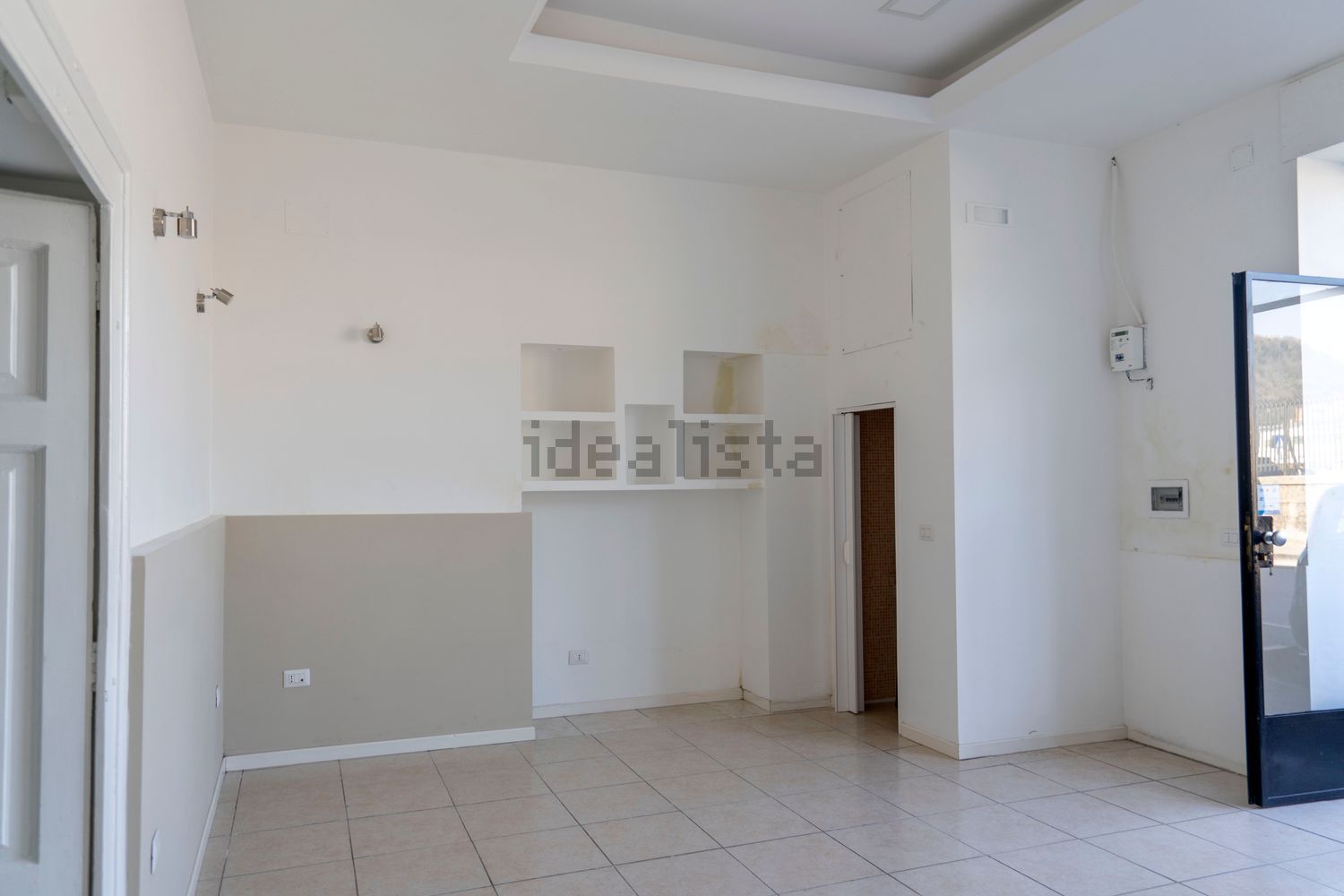 locale commerciale in affitto a Nocera Inferiore