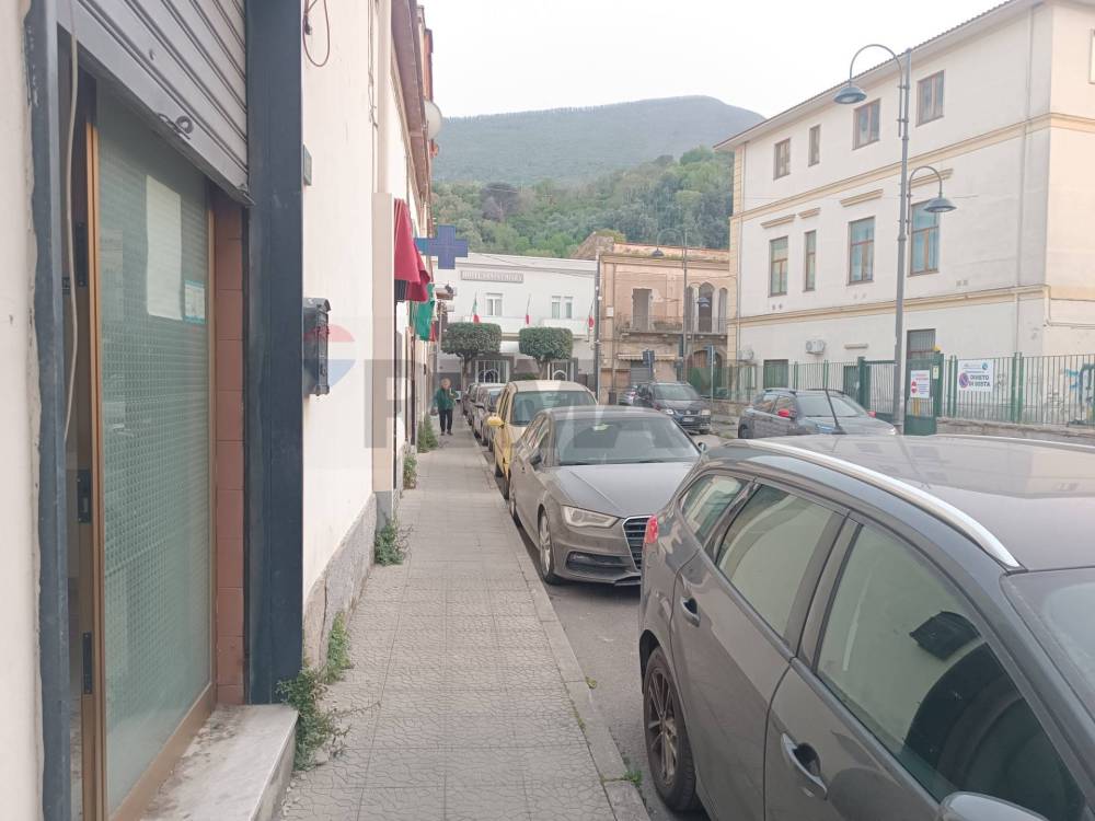 locale commerciale in affitto a Nocera Inferiore