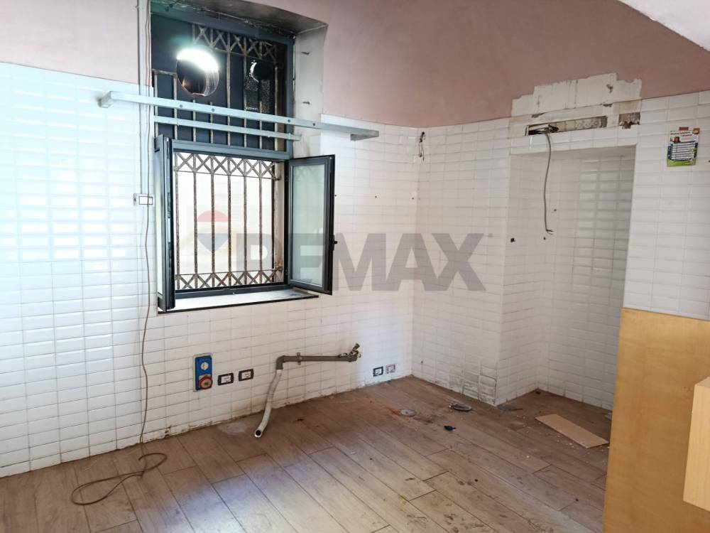 locale commerciale in affitto a Nocera Inferiore