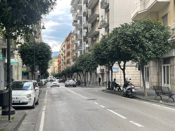 negozio in affitto a Nocera Inferiore