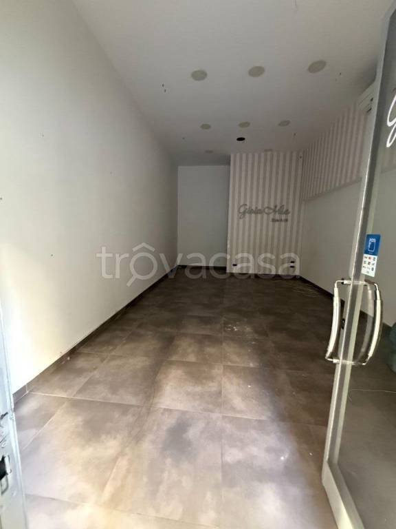 negozio in affitto a Nocera Inferiore
