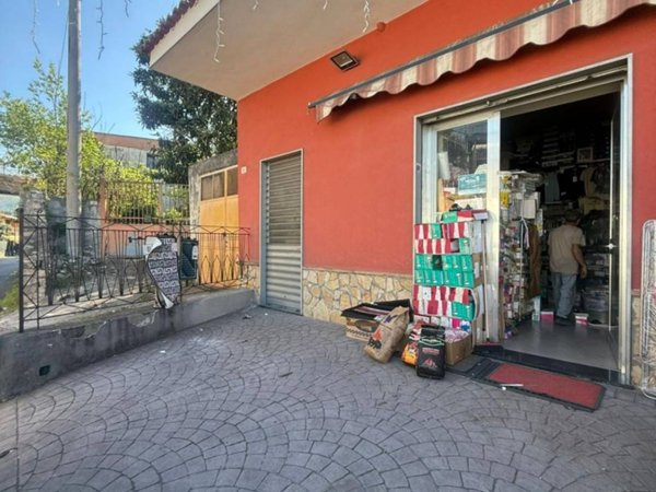 negozio in affitto a Nocera Inferiore