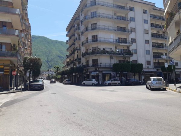 negozio in affitto a Nocera Inferiore