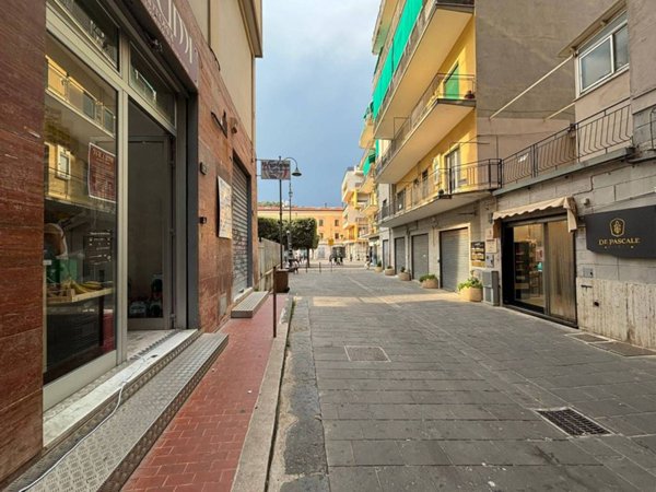 negozio in affitto a Nocera Inferiore