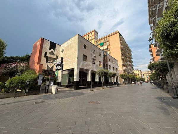 negozio in affitto a Nocera Inferiore
