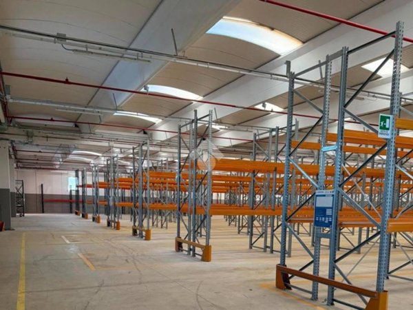 locale commerciale in affitto a Nocera Inferiore