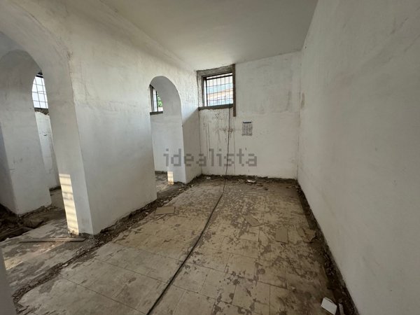 locale commerciale in affitto a Nocera Inferiore