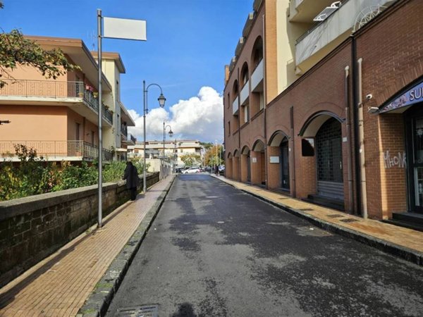 negozio in affitto a Nocera Superiore in zona Pecorari