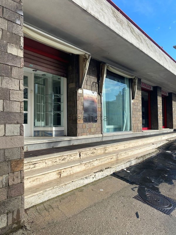 locale commerciale in affitto a Nocera Superiore in zona Materdomini
