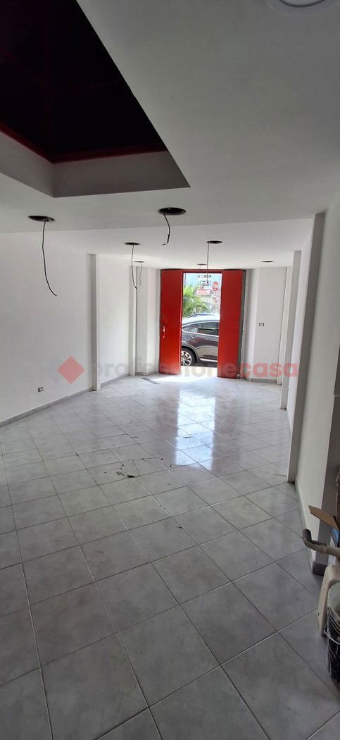 locale commerciale in affitto a Nocera Superiore in zona Pucciano
