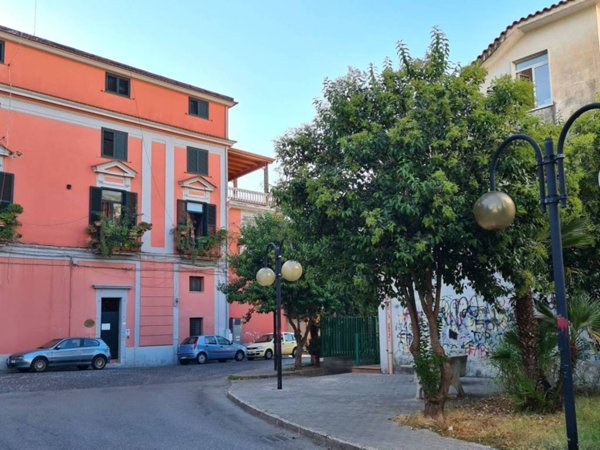 negozio in affitto a Nocera Superiore in zona Croce Malloni