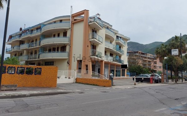 negozio in affitto a Nocera Superiore