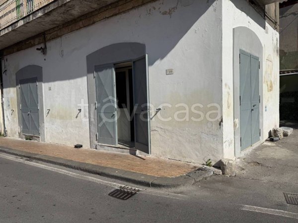 trivano in affitto a Nocera Superiore in zona Pecorari