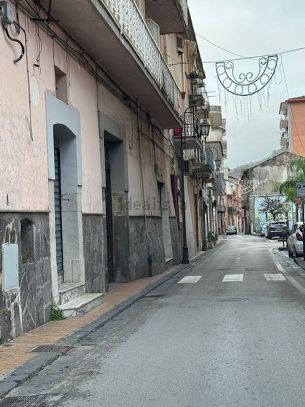 locale commerciale in affitto a Nocera Superiore in zona San Clemente