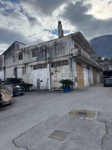 locale commerciale in affitto a Nocera Superiore