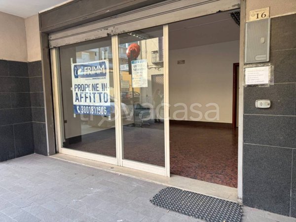 negozio in affitto a Nocera Superiore