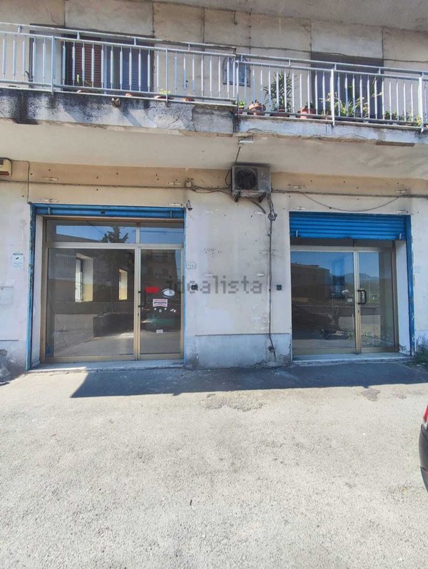 locale commerciale in affitto a Nocera Superiore in zona Pecorari