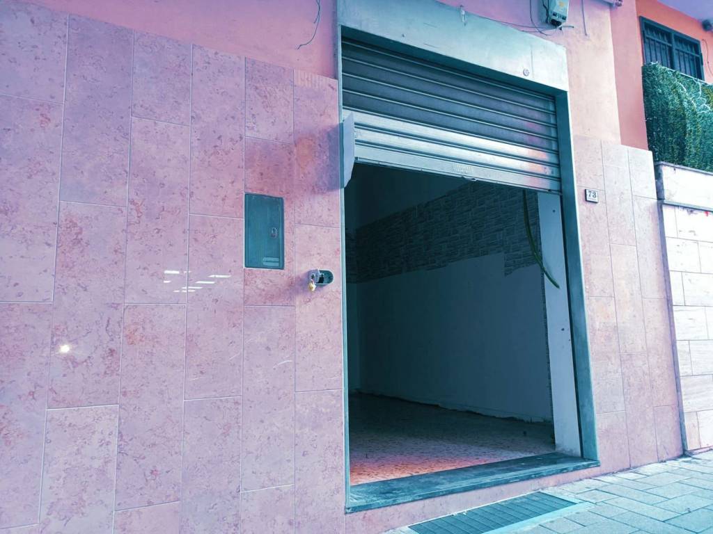 negozio in affitto a Pagani