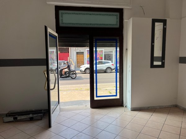 negozio in affitto a Pagani