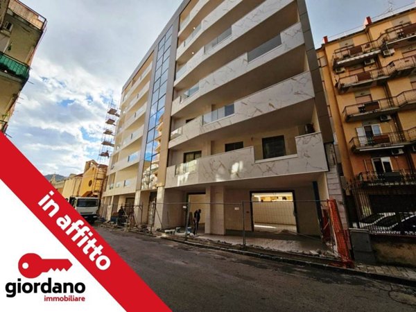 negozio in affitto a Pagani