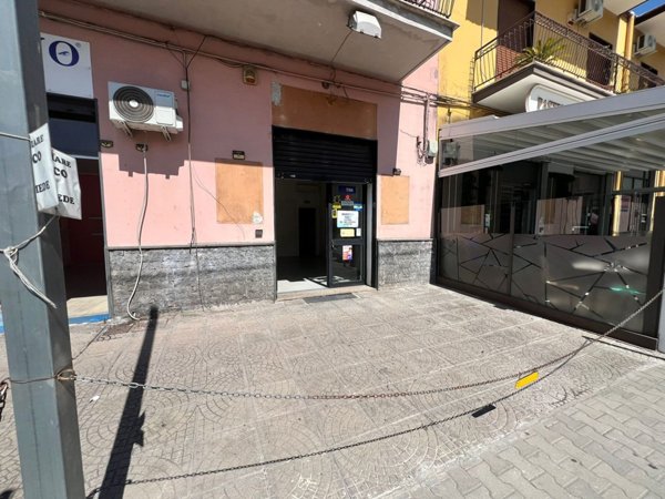 negozio in affitto a Pagani