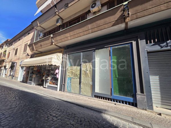 negozio in affitto a Pagani